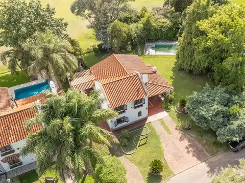 Casa 6 ambientes con 2 baños