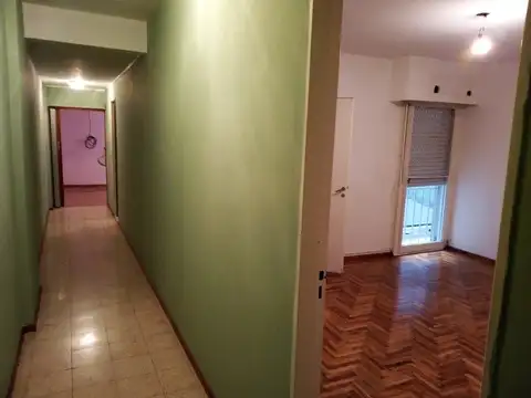 Departamento 4 ambientes con 2 baños