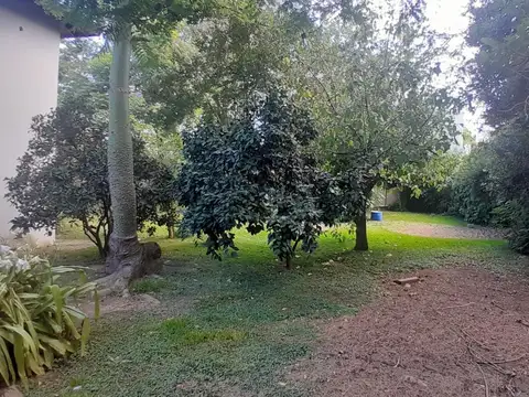 Casa en Alquiler con 1 cochera