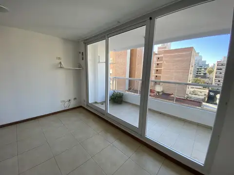 Mono Semipiso divisible con balcon doble en B Martin