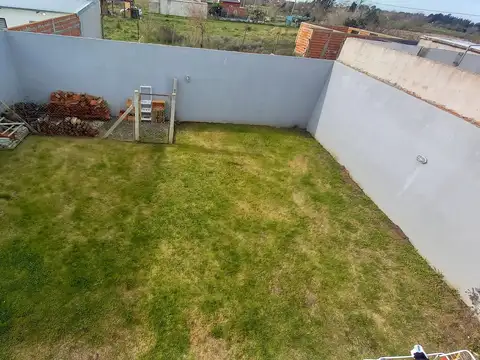 Casa 6 ambientes con 2 baños