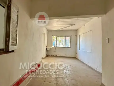 Casa 7 ambientes con 2 baños