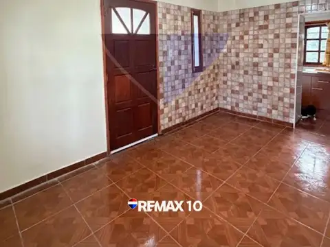 Casa 9 ambientes con 2 baños