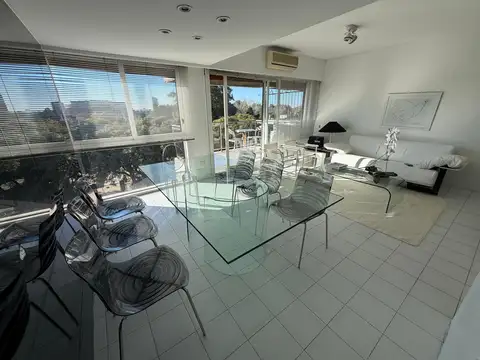 Departamento 3 ambientes en alquiler con cochera techada - Nuñez