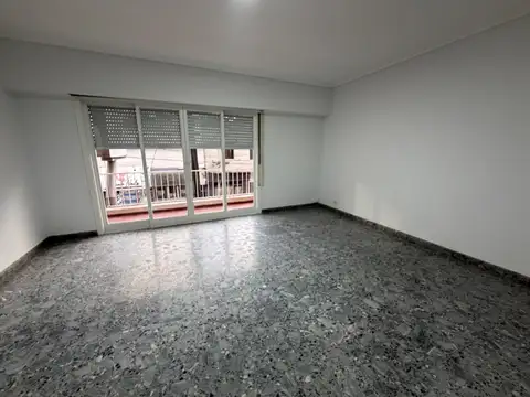 Departamento 3 ambientes c/patio y cochera - Quilmes Centro, Moreno al 500