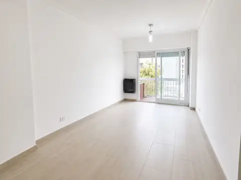 Cavassa 2600, Piso 4