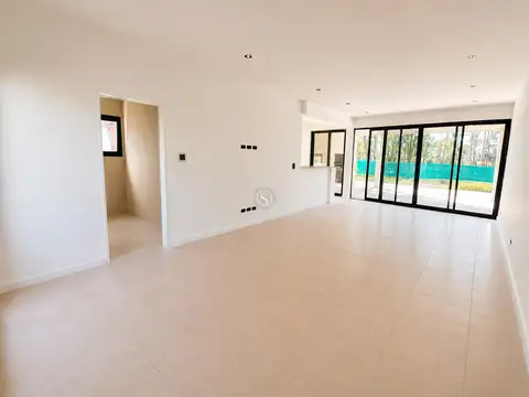 Casa en Venta en Pilar Del Este - Santa Sofia, USD 165.000