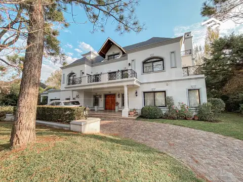 Casa doble lote - St.Thomas Sur (toma dpto en parte de pago)