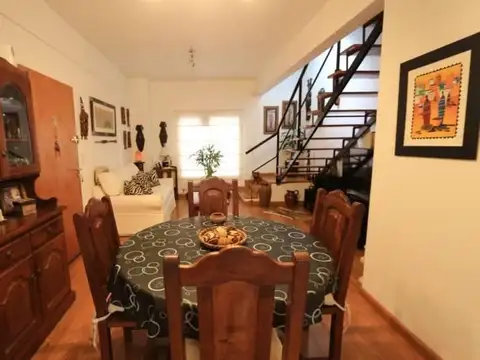 Depto Tipo Casa en Venta de 4 ambientes