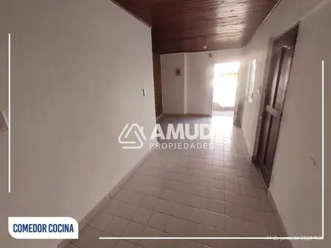 Casa en Alquiler con 1 cochera