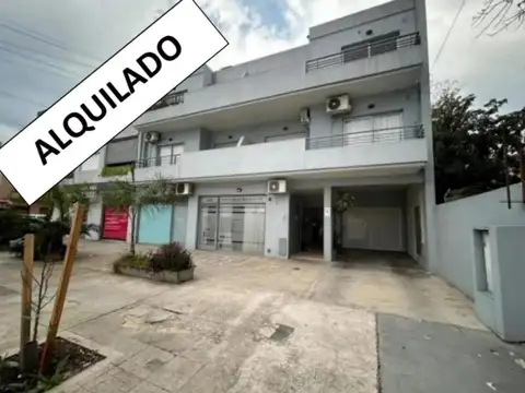 Depto 2 amb, al frente c/balcón