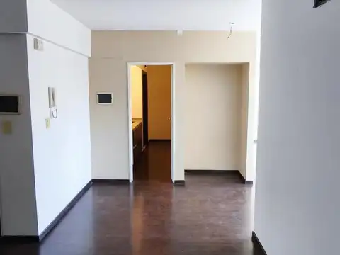 Oficina en Alquiler con 1 cochera