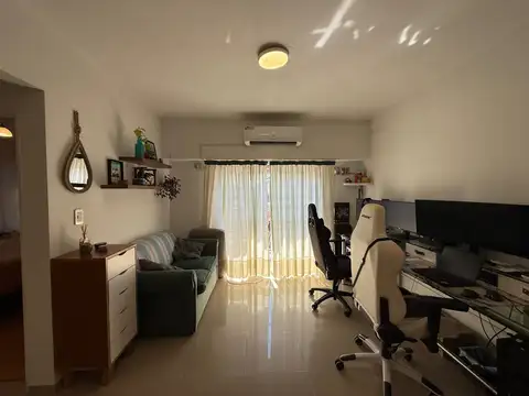 Hermoso 3 Ambientes al Frente con Balcón y Parrilla | Mataderos