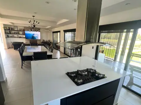 Casa en Alquiler de 5 dormitorios