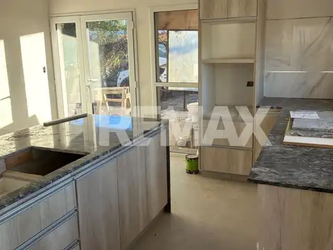 Casa 6 ambientes con 3 baños