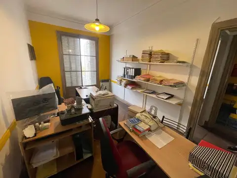 Oficina 5 ambientes con 2 baños