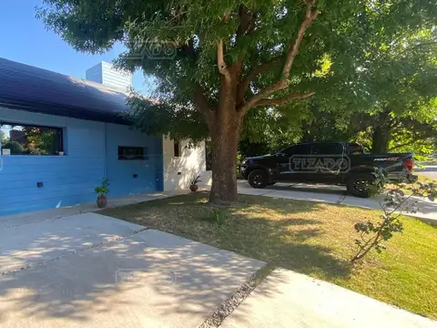 Casa Chalet  en Venta en Banco Provincia, Francisco Álvarez, Moreno