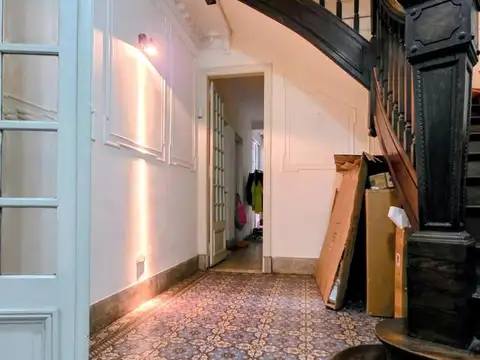 Casa 6 ambientes con 2 baños