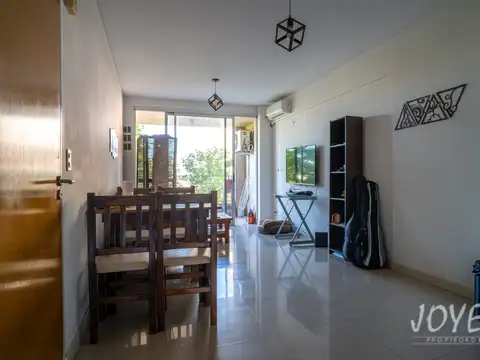 2 AMB FRENTE CON BALCON TERRAZA