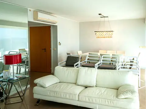 Departamento en Venta en Playa Mansa, USD 850.000