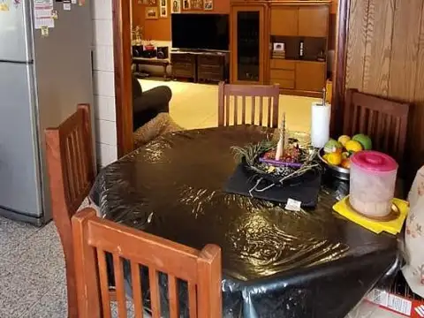 CASA 4 AMBIENTES + DEPTO 3 AMBIENTES SOBRE EL MISMO LOTE