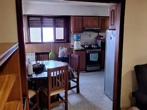 Casa 5 ambientes con 3 baños