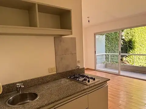 Mexico 2400, Piso 1°