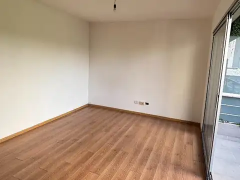 Mexico 2400, Piso 1