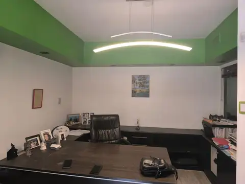 Oficina 4 ambientes con 2 baños