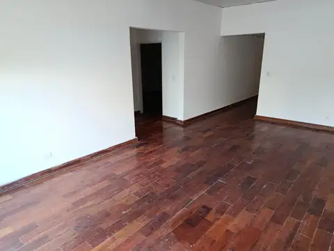 Depto Tipo Casa 4 ambientes con 2 baños