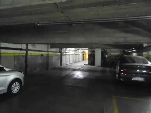 Santos Dumont 2400, Piso PB