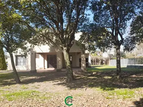 Casa en Venta con 2 cocheras