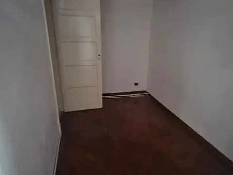 Depto Tipo Casa en Alquiler en Balvanera, $ 2.000.000