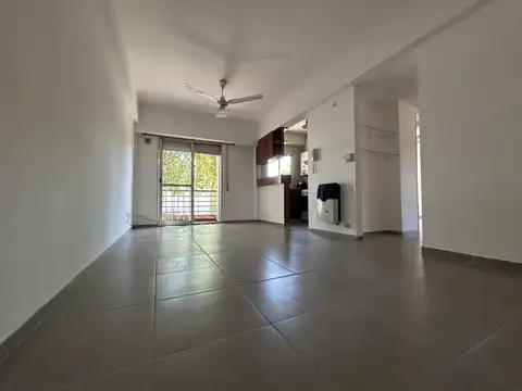 Departamento en Alquiler en Luis Agote, $ 470.000