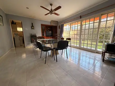 Casa 4 ambientes con 3 baños