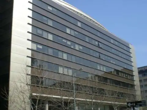 Oficina en Alquiler con 1 cochera