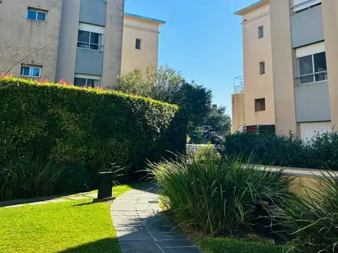 Departamento en Alquiler en Jardines De San Isidro, $ 3.400.000