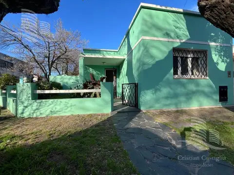 Casa 2 Ambientes con Jardin en Venta en Munro