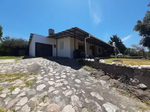 Av. Los Turistas 100