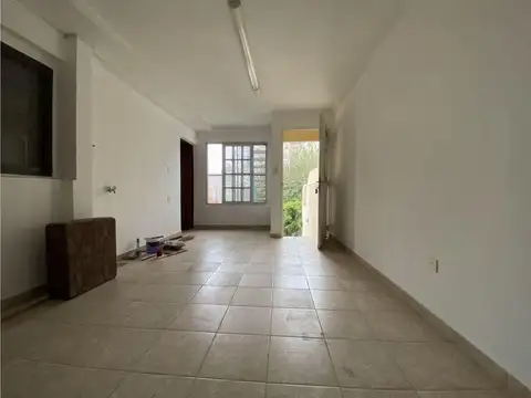 VENTA EN BLOQUE UN LOCAL Y 2 DEPTOS ISIDRO CASANOVA