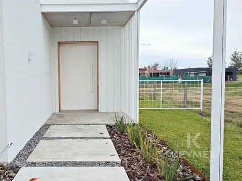 Casa en Venta en Pilar Del Este - Santa Sofia, USD 225.000