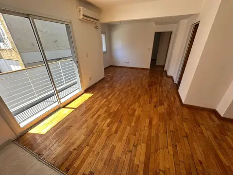 Departamento en Alquiler en Almagro, $ 890.000