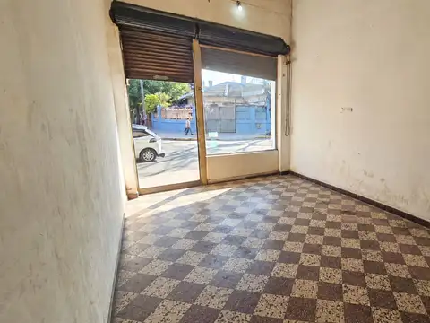 Local en Alquiler en Pompeya, $ 800.000