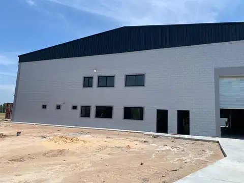Nave industrial de 1500 m²  Parque Industrial Moreno