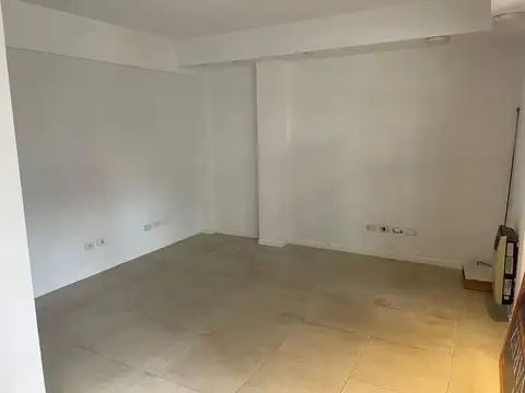 Local en Alquiler en Martínez Vías / Santa Fe, $ 800.000