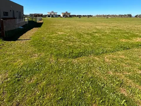 Lote 830 m² - Los Pasos del Jockey 3 - Fisherton | Venta