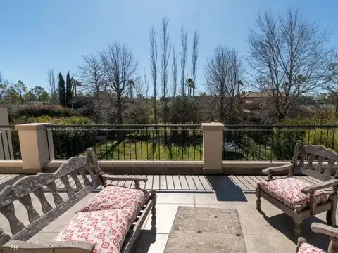 CASA EN VENTA FUNES HILLS - MIRAFLORES