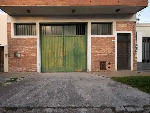 Venta Galpon y PH Don Bosco 3 ambientes, 4 dorm, 5 baños