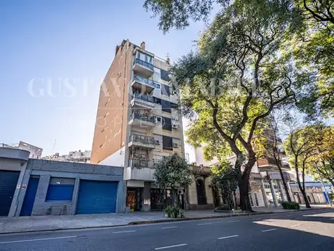 Av Alvarez Thomas 1800