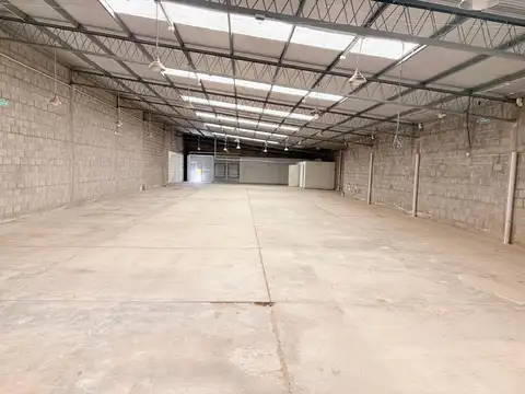 Galpon en Venta en Zona Este, USD 700.000